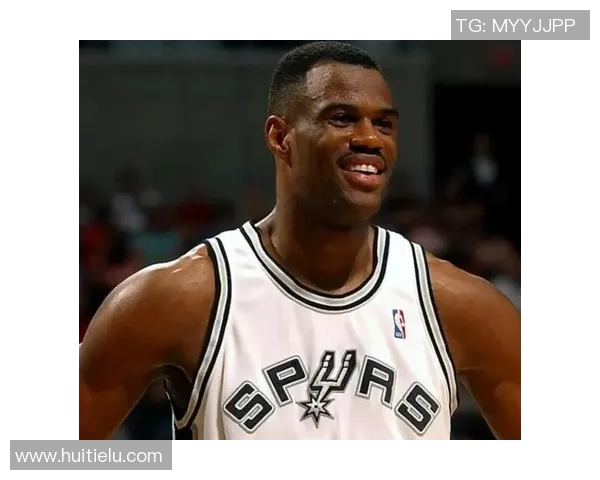 篮球明星罗伯逊身高揭秘他在赛场上的优势与影响力分析